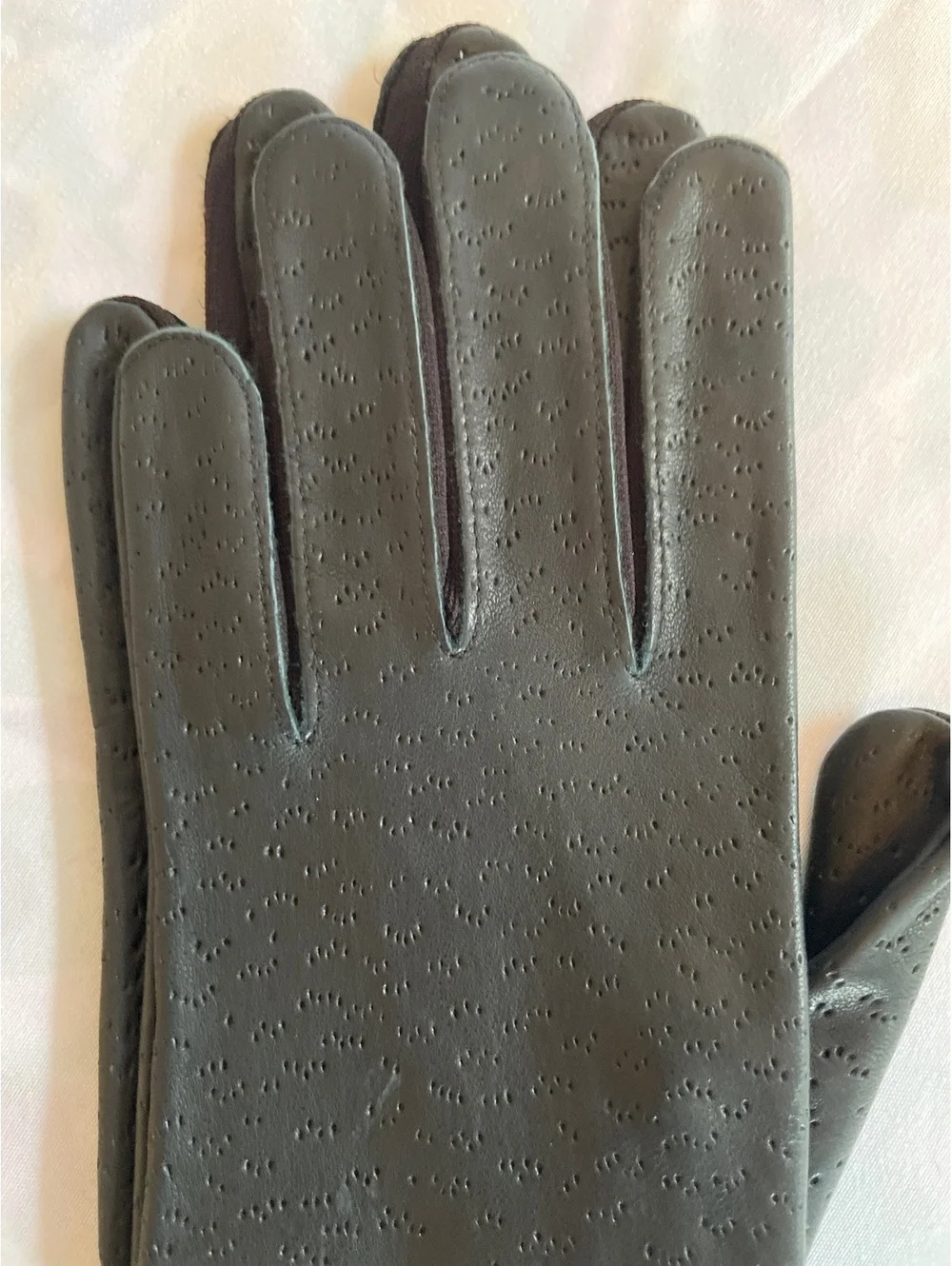 Vintage Fownes Genuine Deerskin Leather Perforated Gloves Black Women's 6.5 NOS